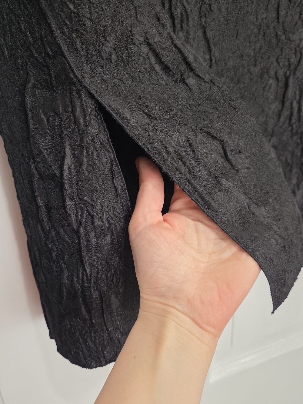 Massimo Dutti Black Textured Sleeveless Tank Top With Perkins Neck - Picture 6 of 7
